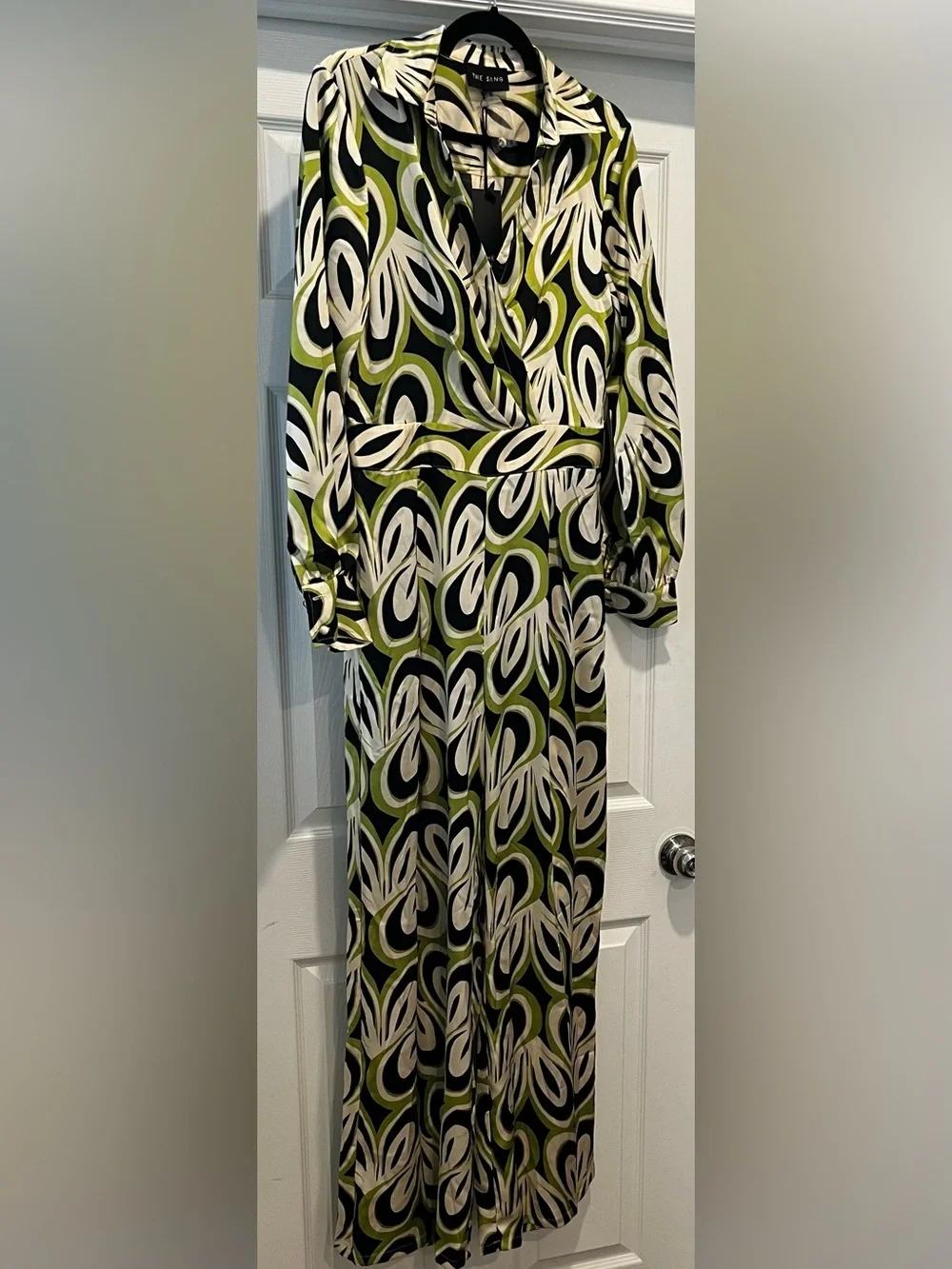 Long-Sleeve Printed Jumpsuit in Lime Green and Black - Picture 3 of 4